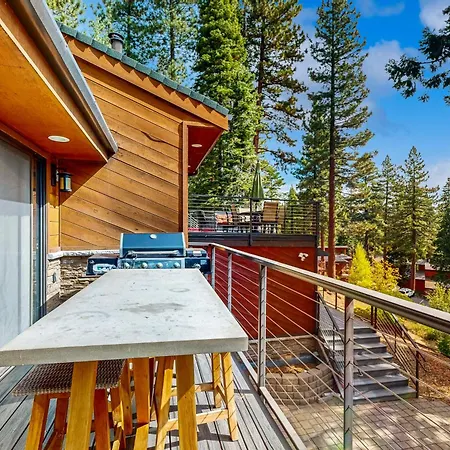 Villa Modern Mountain Getaway